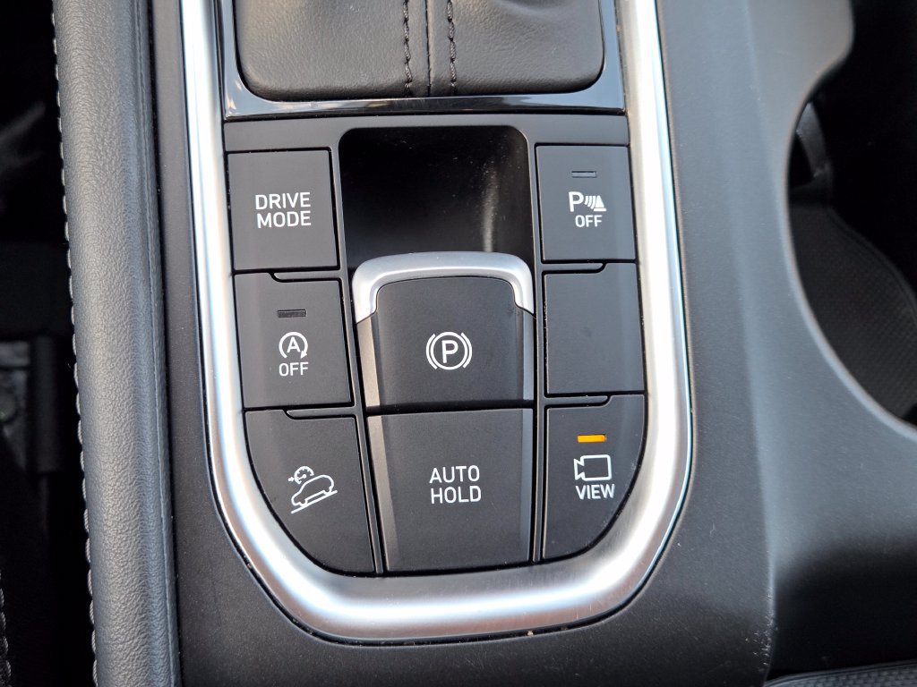 Used 2020 Hyundai Santa Fe Limited AWD/4WD image 17