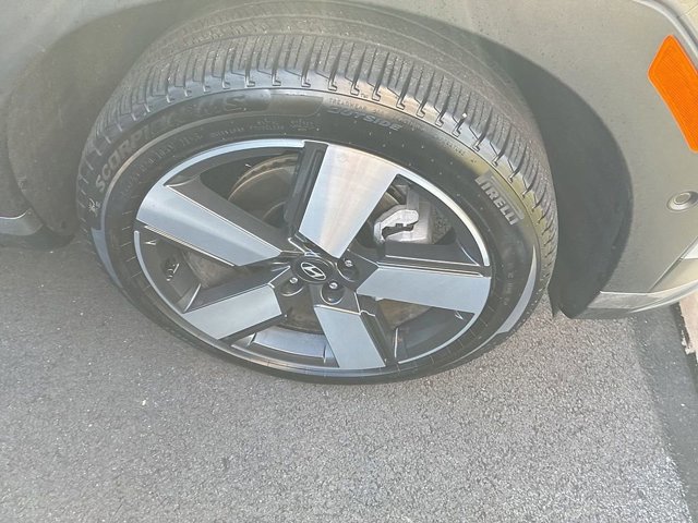 Used 2024 Hyundai Santa Fe Limited image 5