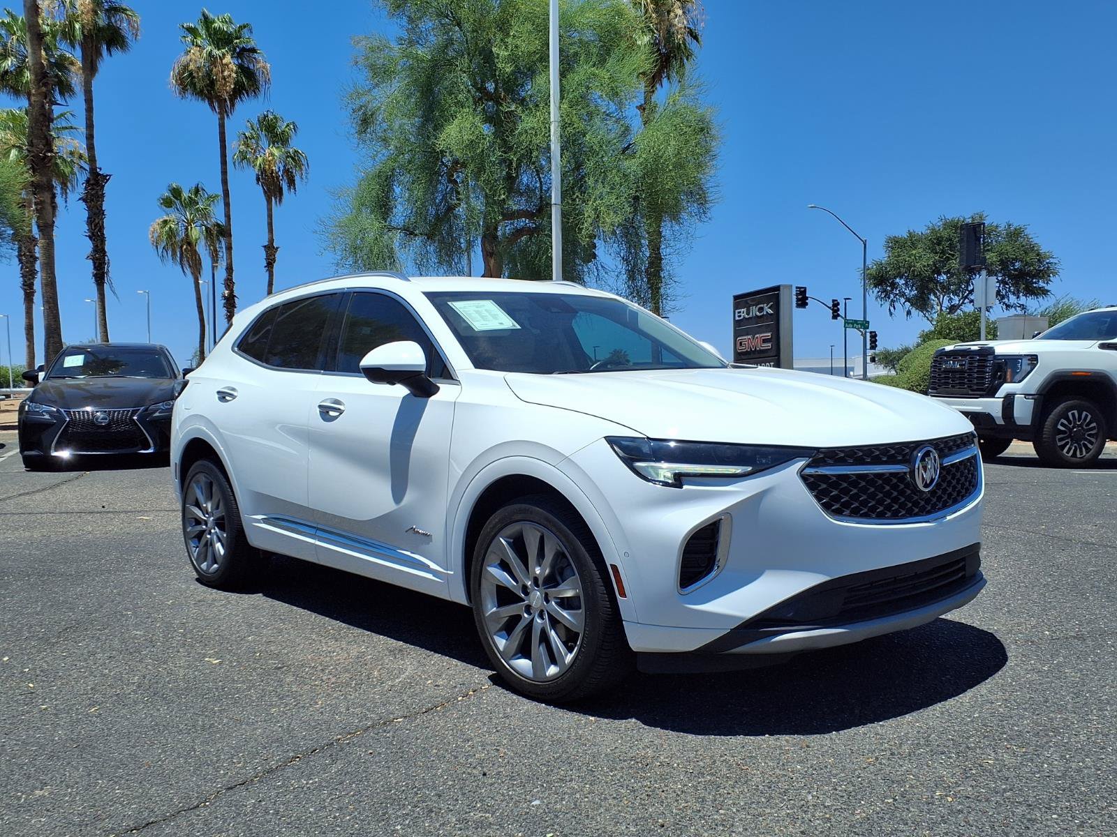 Used 2021 Buick Envision Avenir w/ Technology Package II FWD image 3