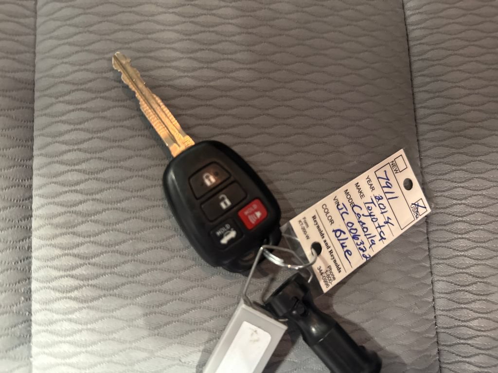 Used 2018 Toyota Corolla LE FWD image 21
