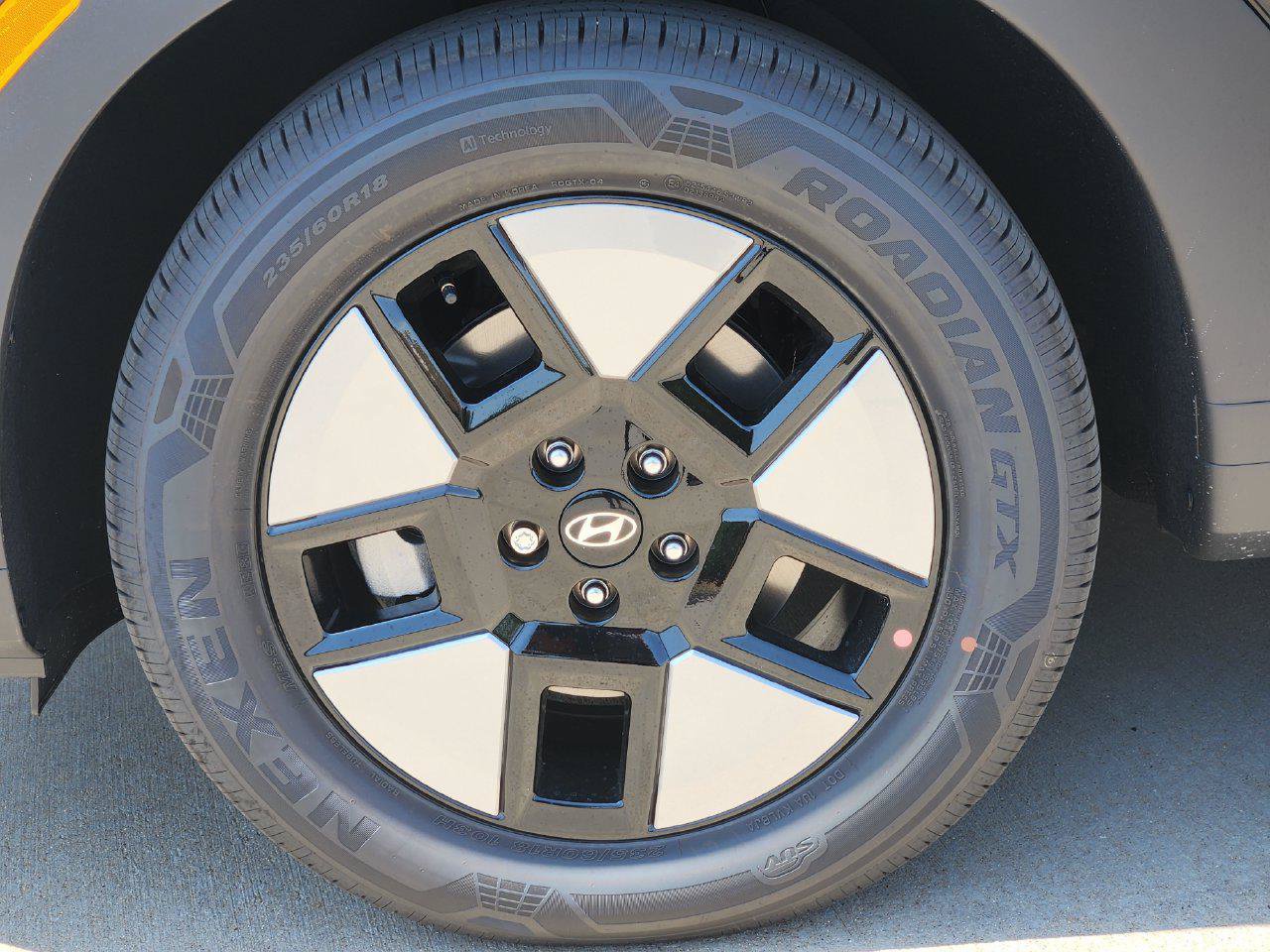 New 2027 Hyundai Santa Fe SEL FWD image 7