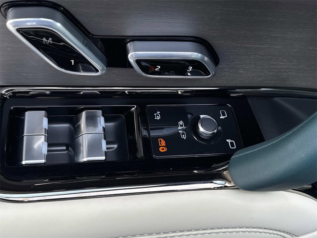 New 2025 Land Rover Range Rover SV image 36