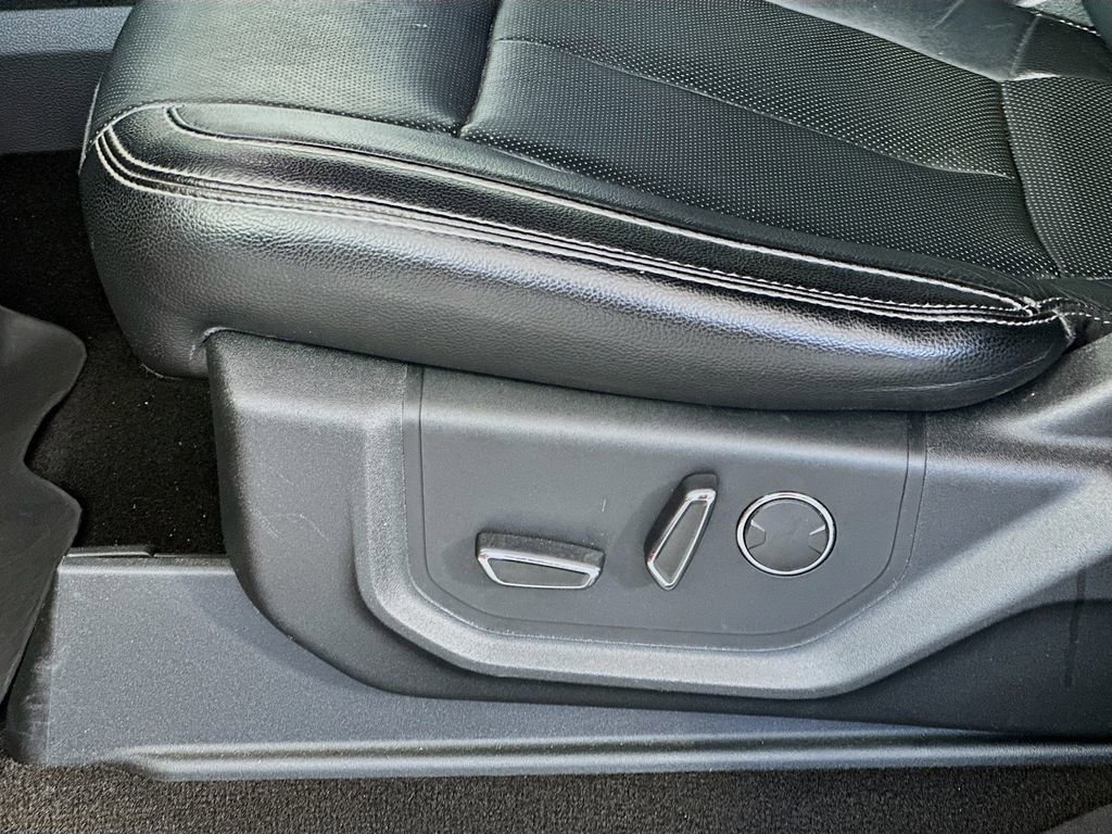 Used 2018 Ford F150 Lariat w/ Equipment Group 502A Luxury image 21