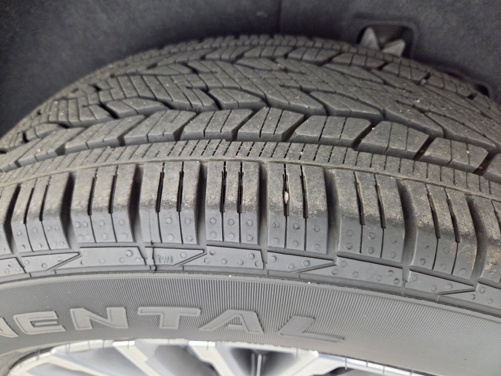 Used 2026 GMC Acadia Denali w/ LPO, Floor Liner Package AWD/4WD image 14