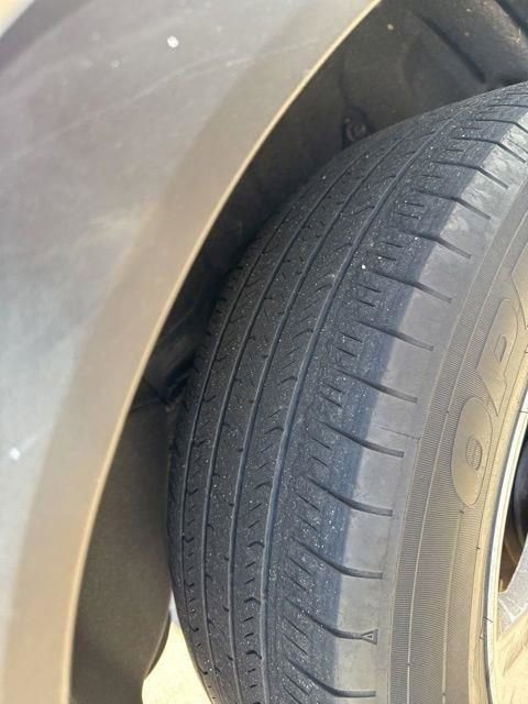 Used 2022 Toyota Highlander LE image 27