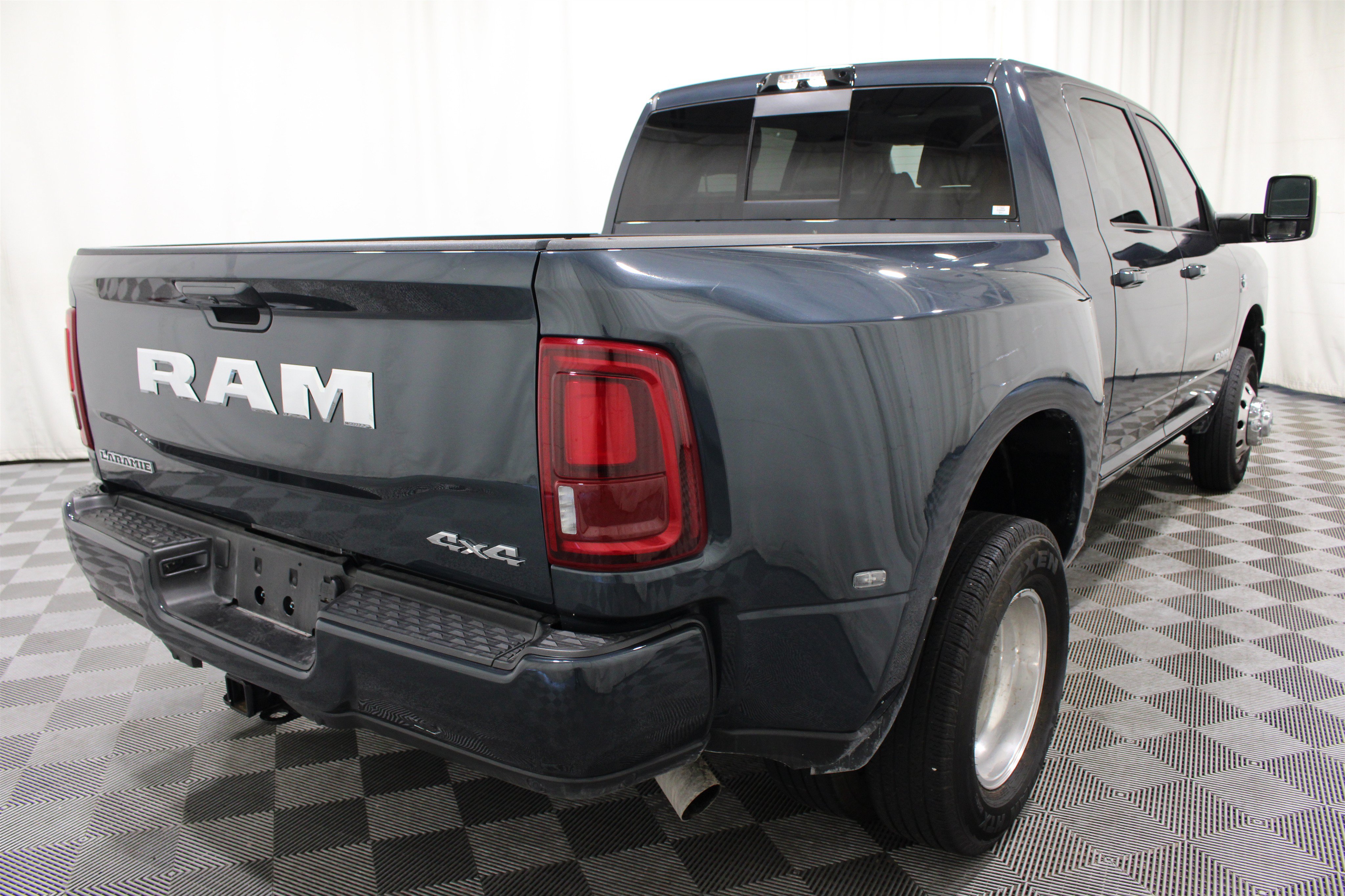 Used 2026 RAM 3500 Laramie AWD/4WD image 33