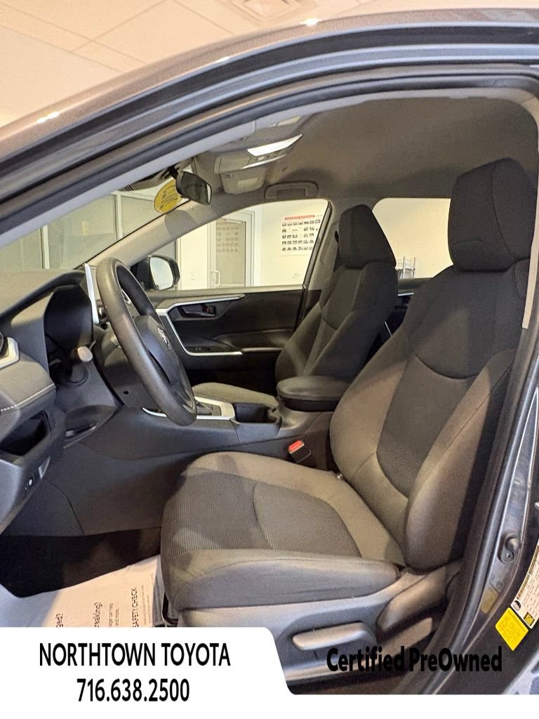 Used 2023 Toyota RAV4 LE AWD/4WD image 14