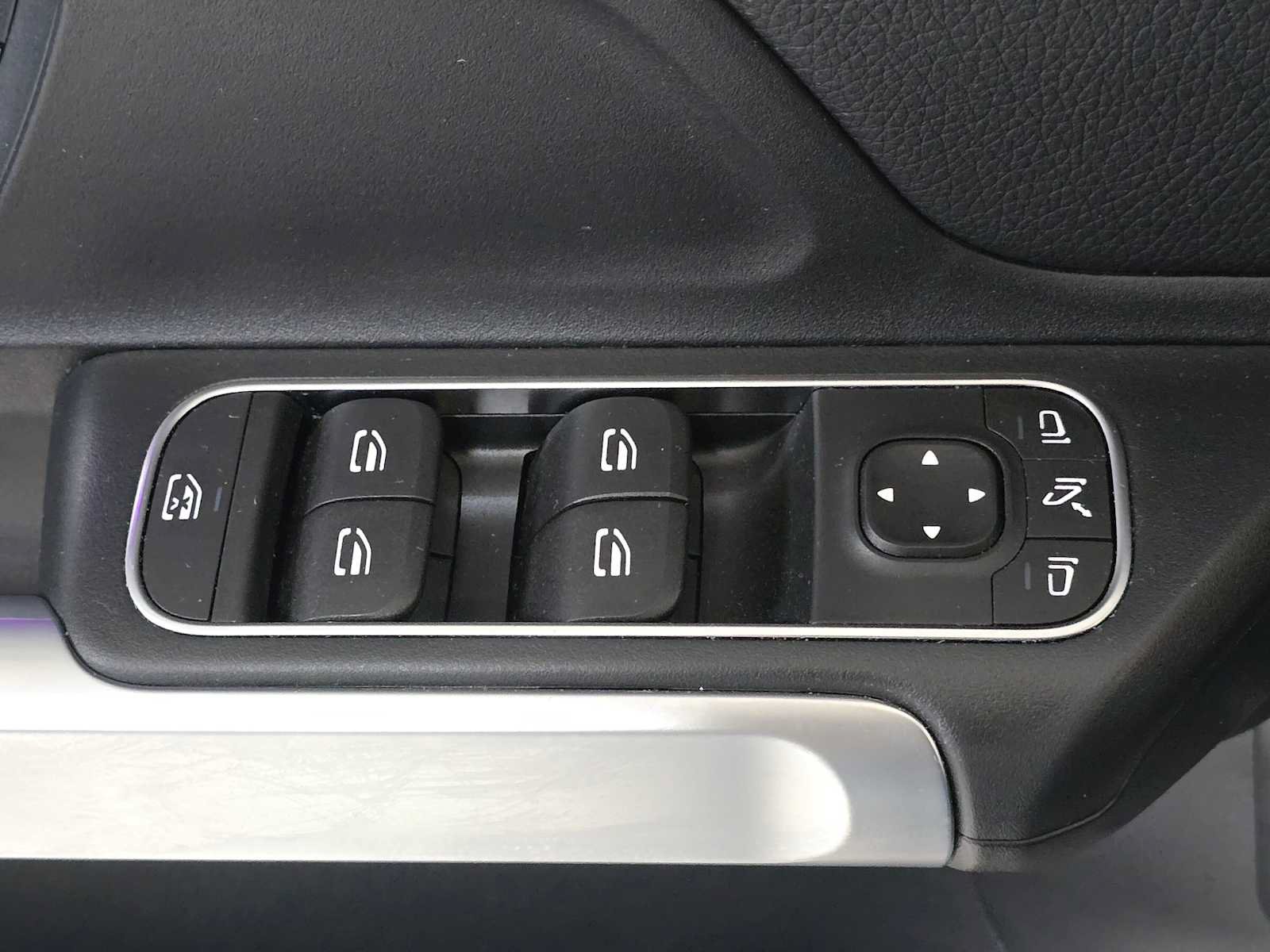 Used 2023 Mercedes-Benz GLB 250 4MATIC image 24