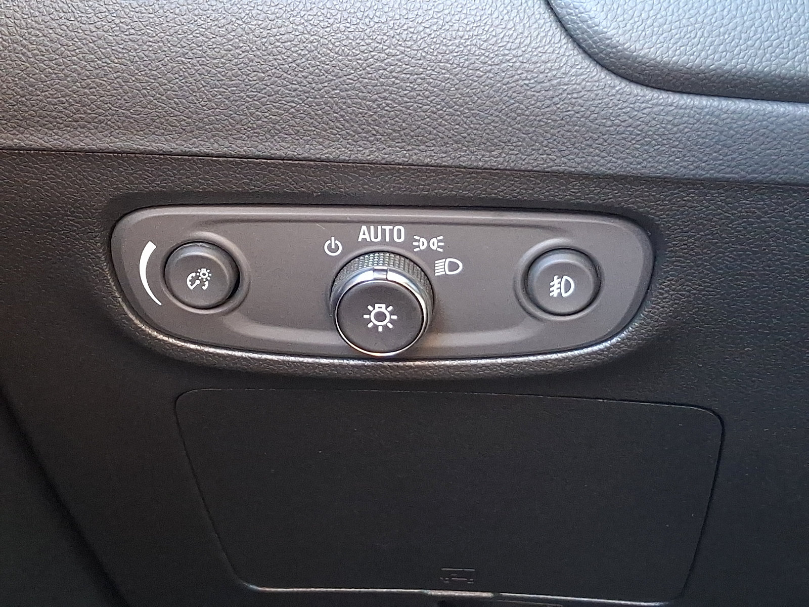 Used 2023 Buick Encore GX Select w/ Sport Touring Package FWD image 24