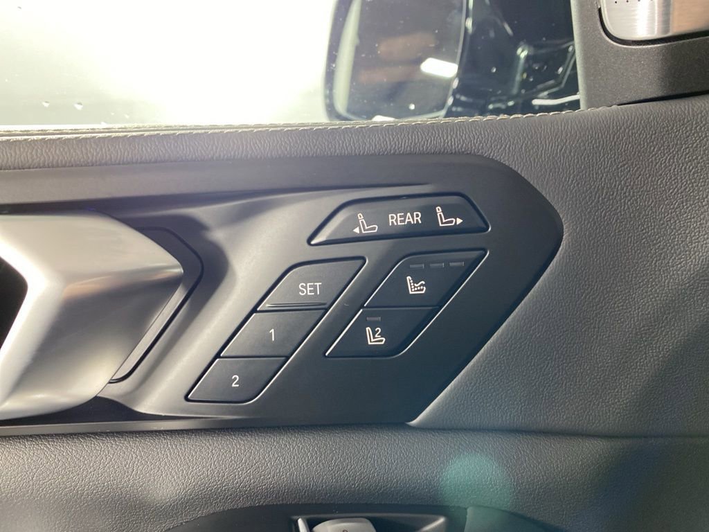 Certified 2025 BMW X7 M60i image 15