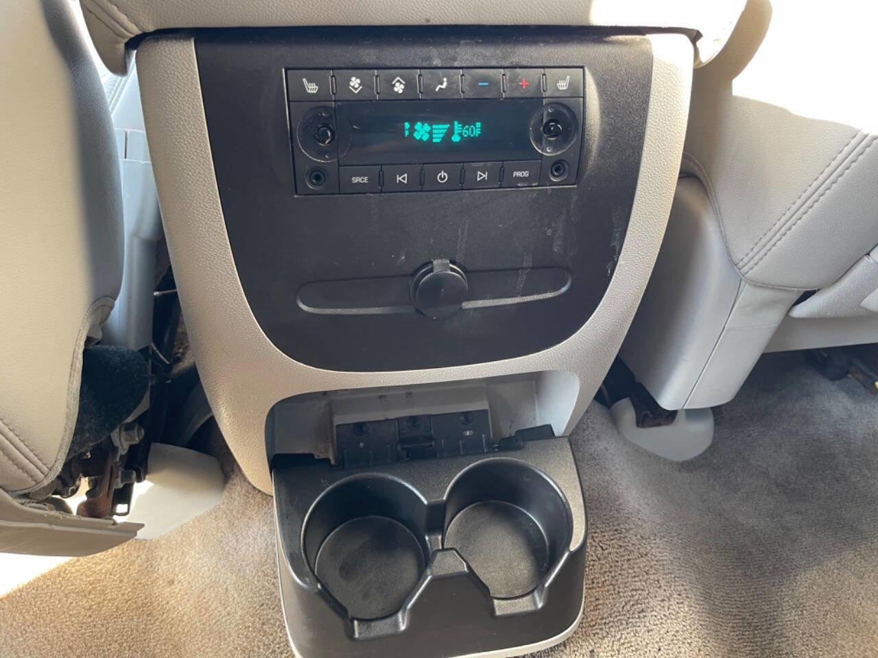 Used 2011 Chevrolet Tahoe LTZ RWD image 17