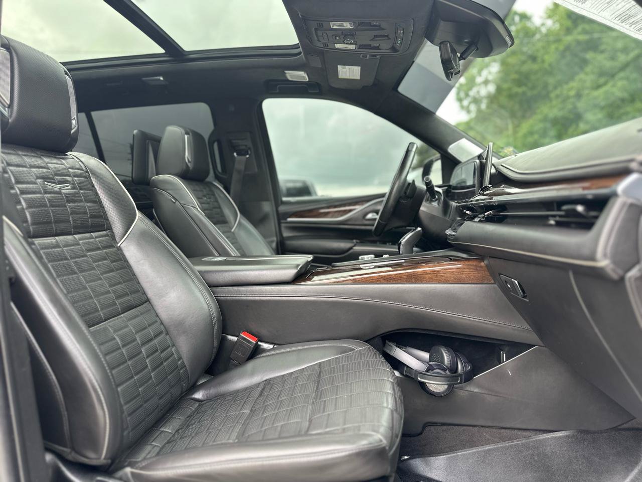 Used 2022 Cadillac Escalade Sport Platinum AWD/4WD image 22
