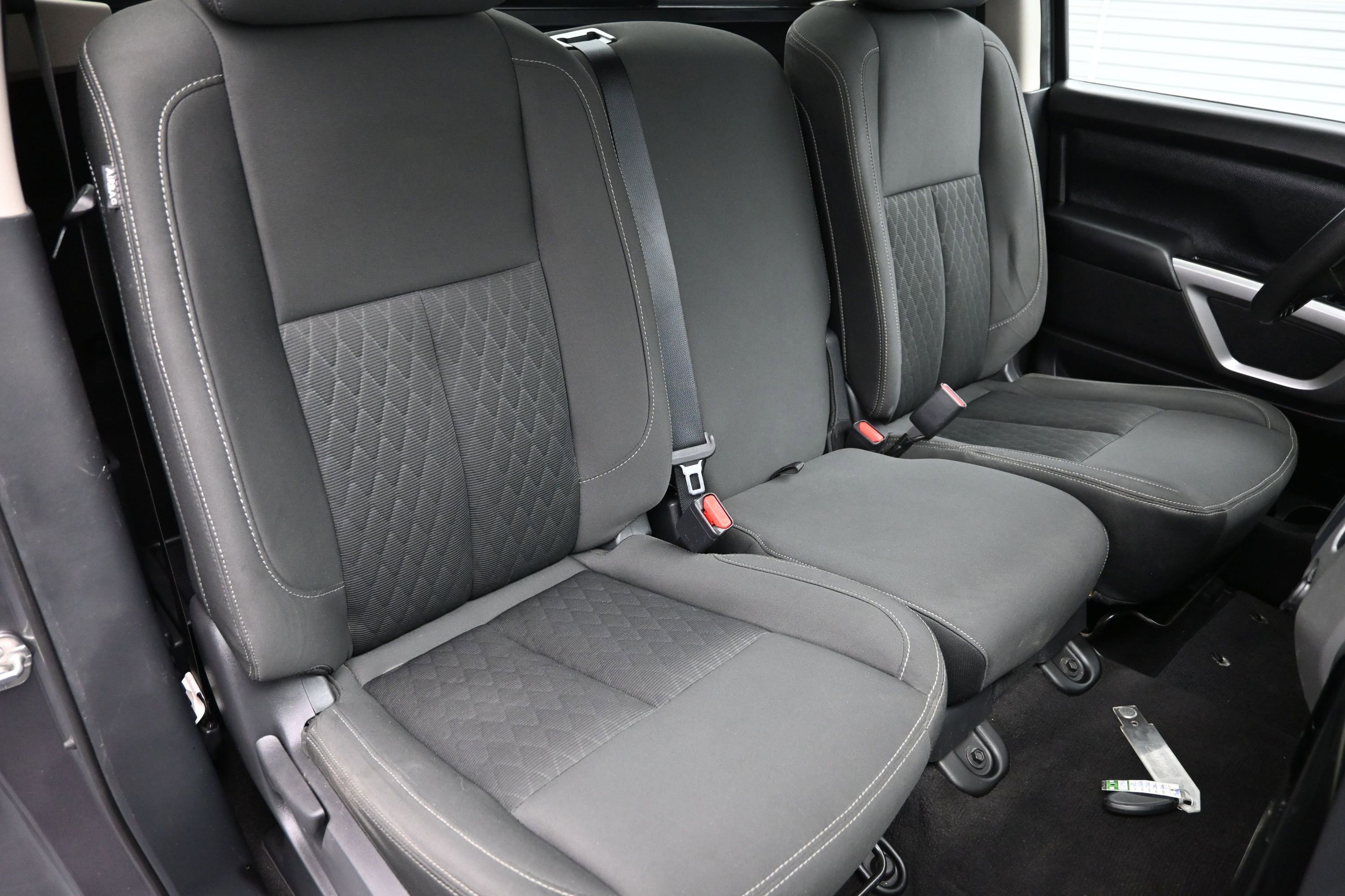 Used 2017 Nissan Titan SV AWD/4WD image 33