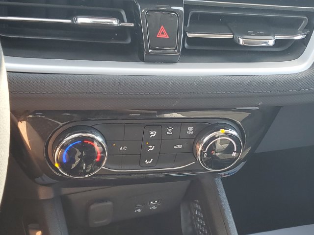 Used 2026 Chevrolet TrailBlazer LT AWD/4WD image 28