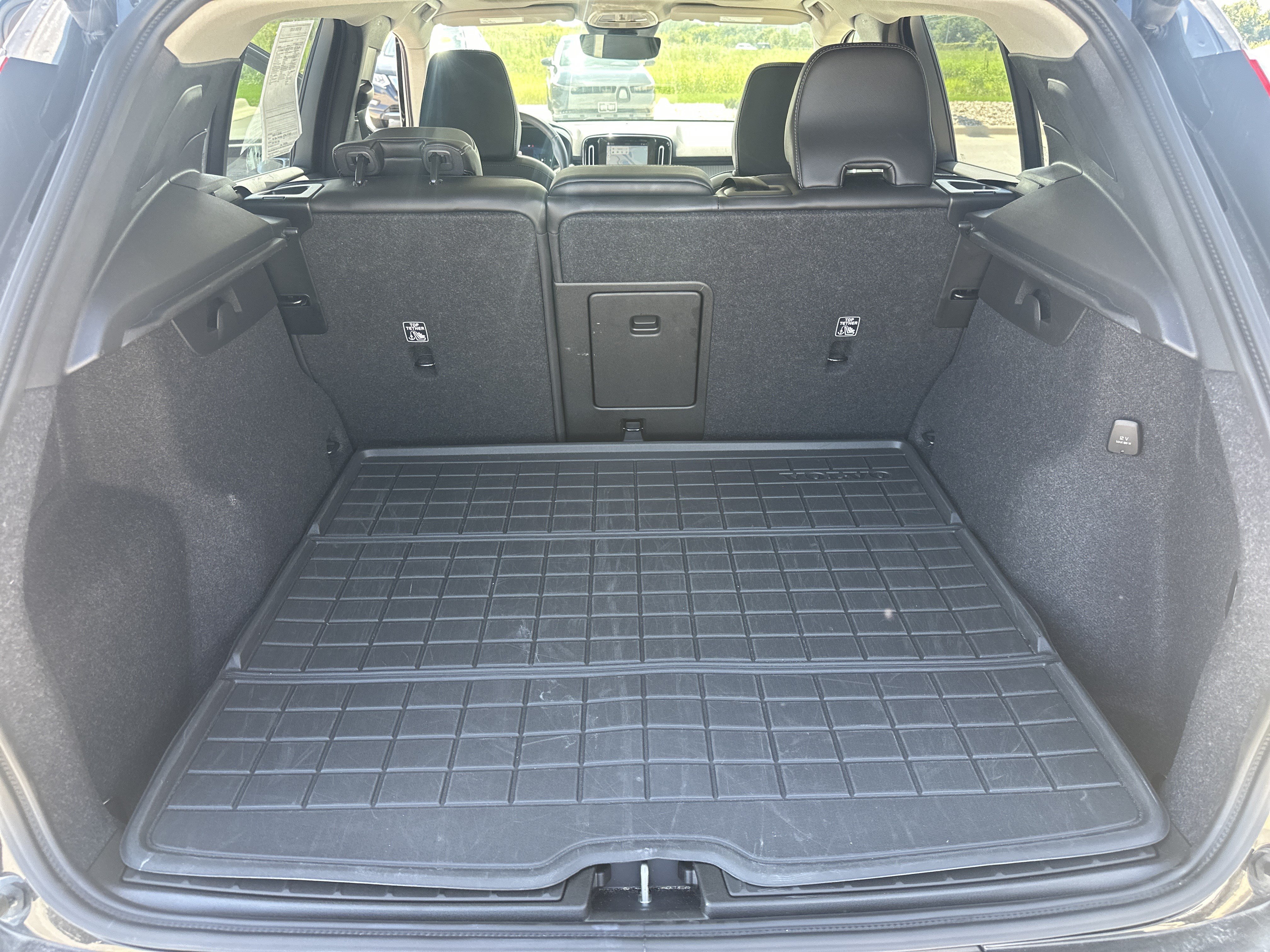 Used 2026 Volvo XC40 B5 Plus AWD/4WD image 31
