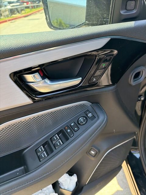 Used 2025 Acura MDX FWD image 16