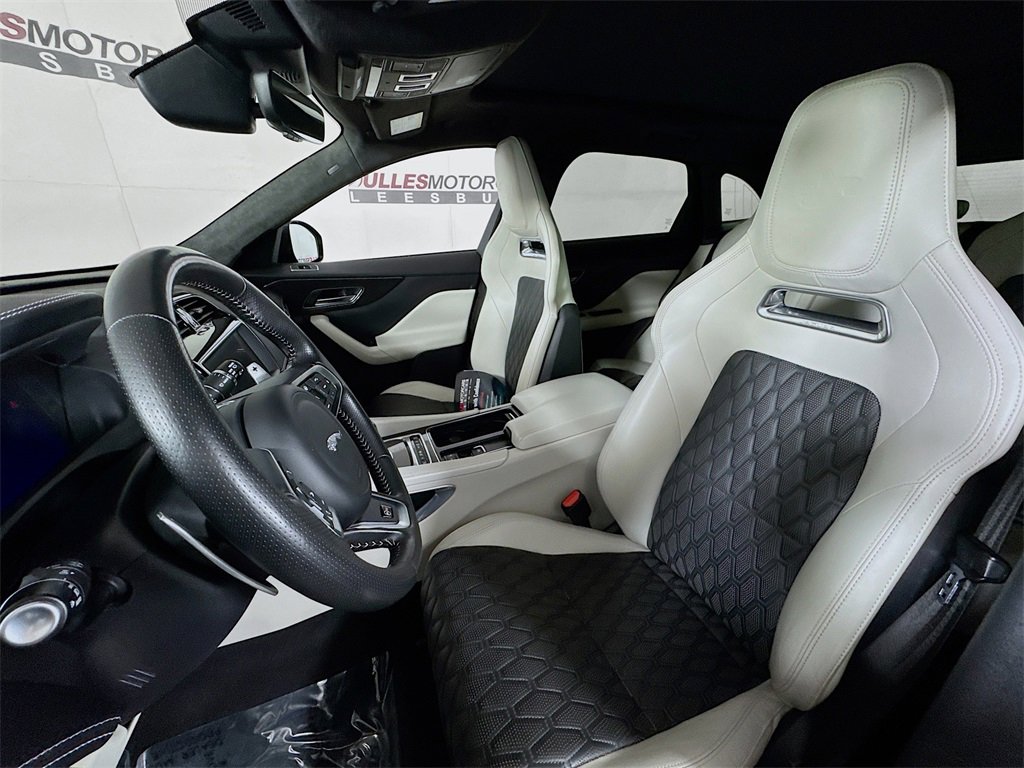 Used 2019 Jaguar F-PACE SVR image 22
