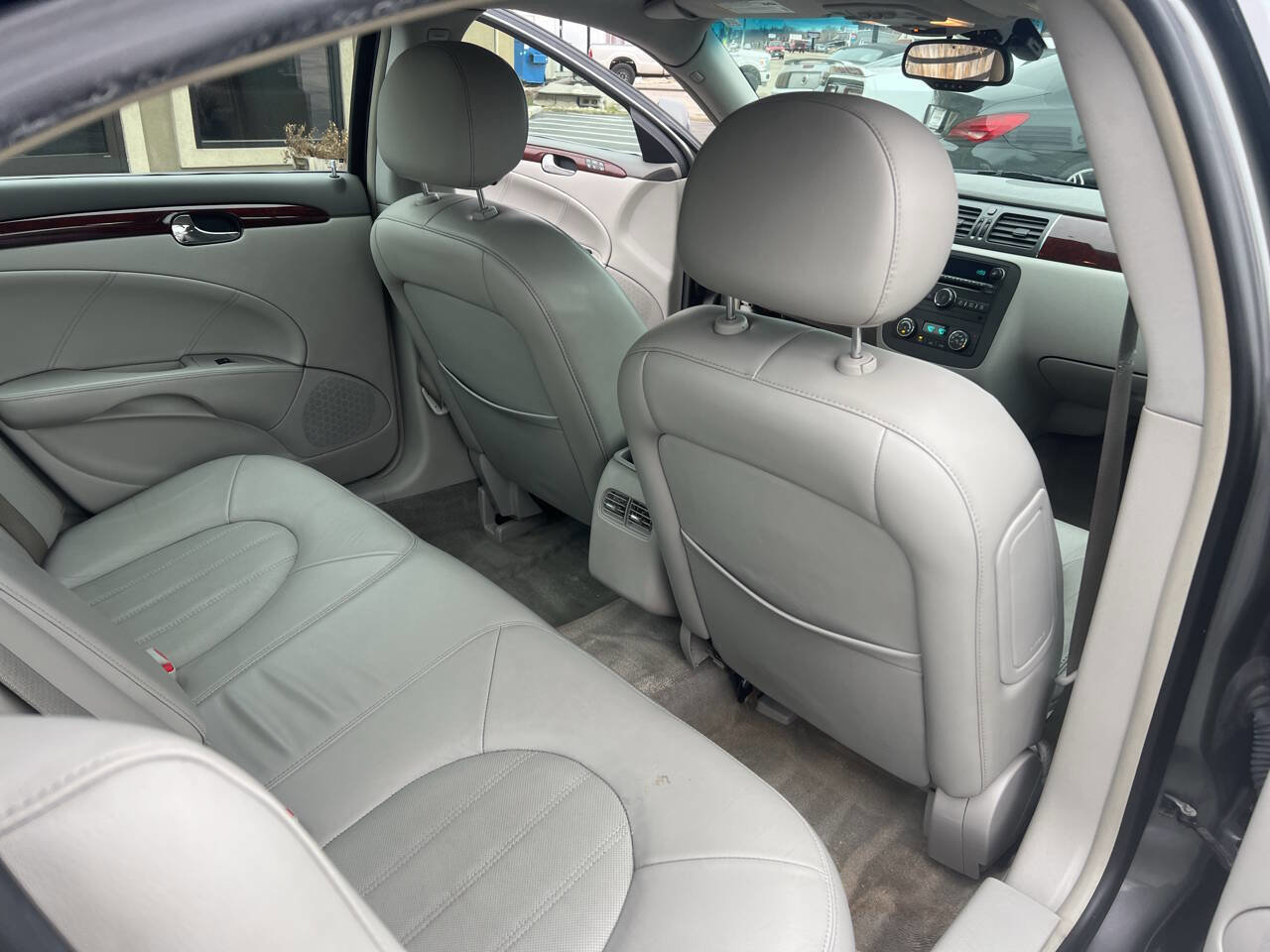 Used 2007 Buick Lucerne CXL image 24