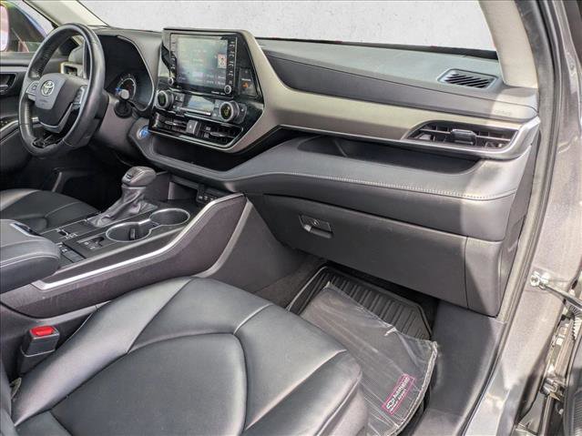 Used 2021 Toyota Highlander XLE image 21