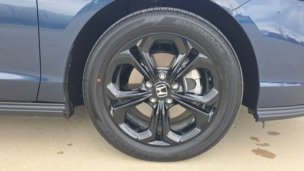 Certified 2025 Honda Accord SE image 11