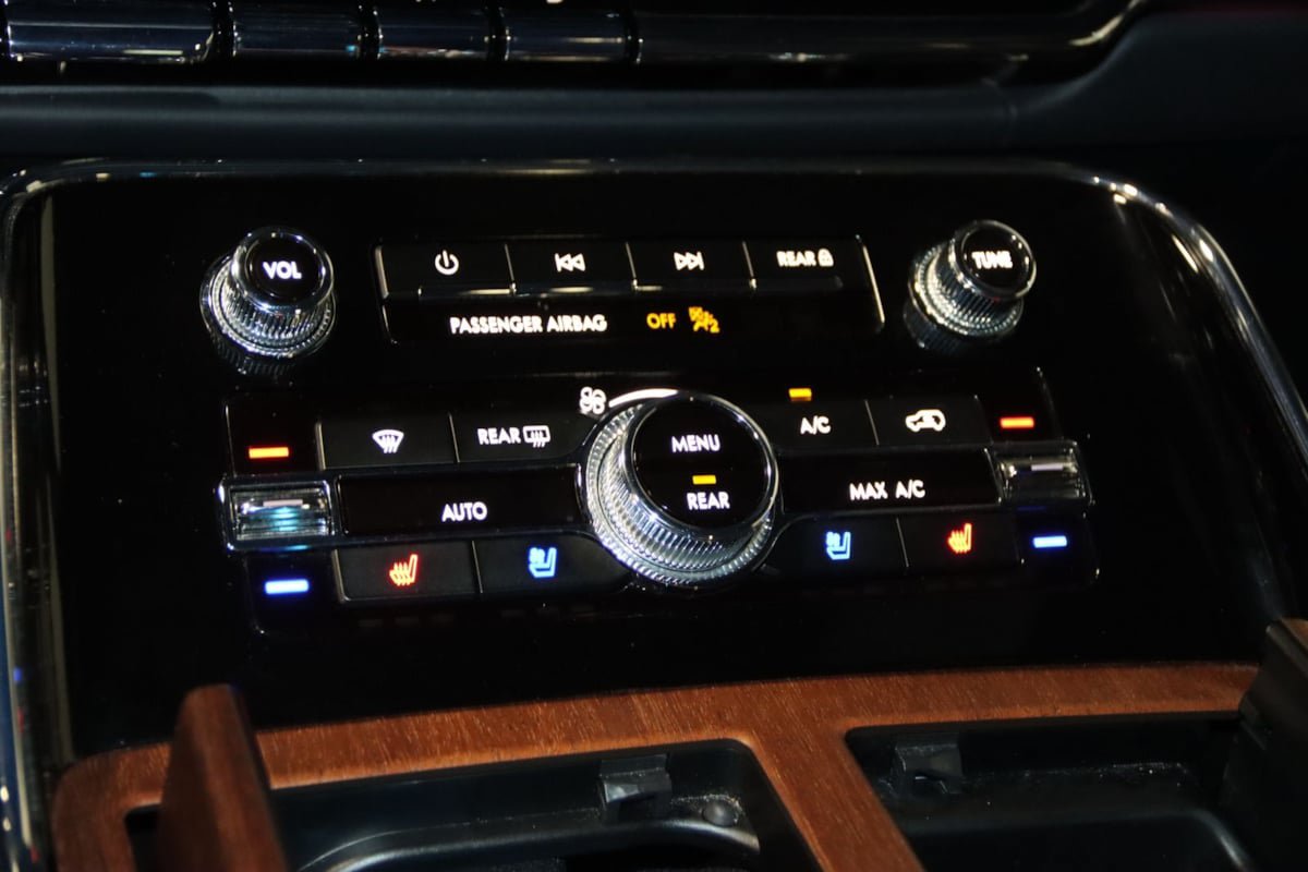 Used 2024 Lincoln Navigator L Black Label AWD/4WD image 43