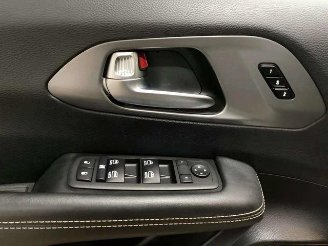 Used 2025 Chrysler Pacifica Select FWD image 29