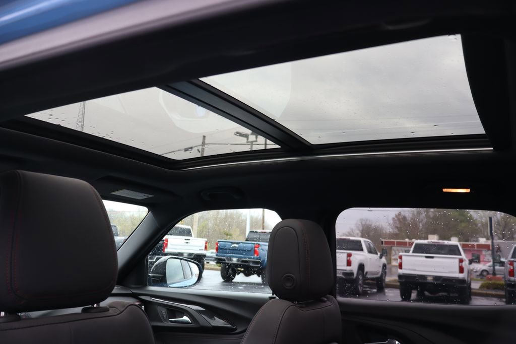 Used 2023 Chevrolet TrailBlazer RS w/ Sun and Liftgate Package image 16