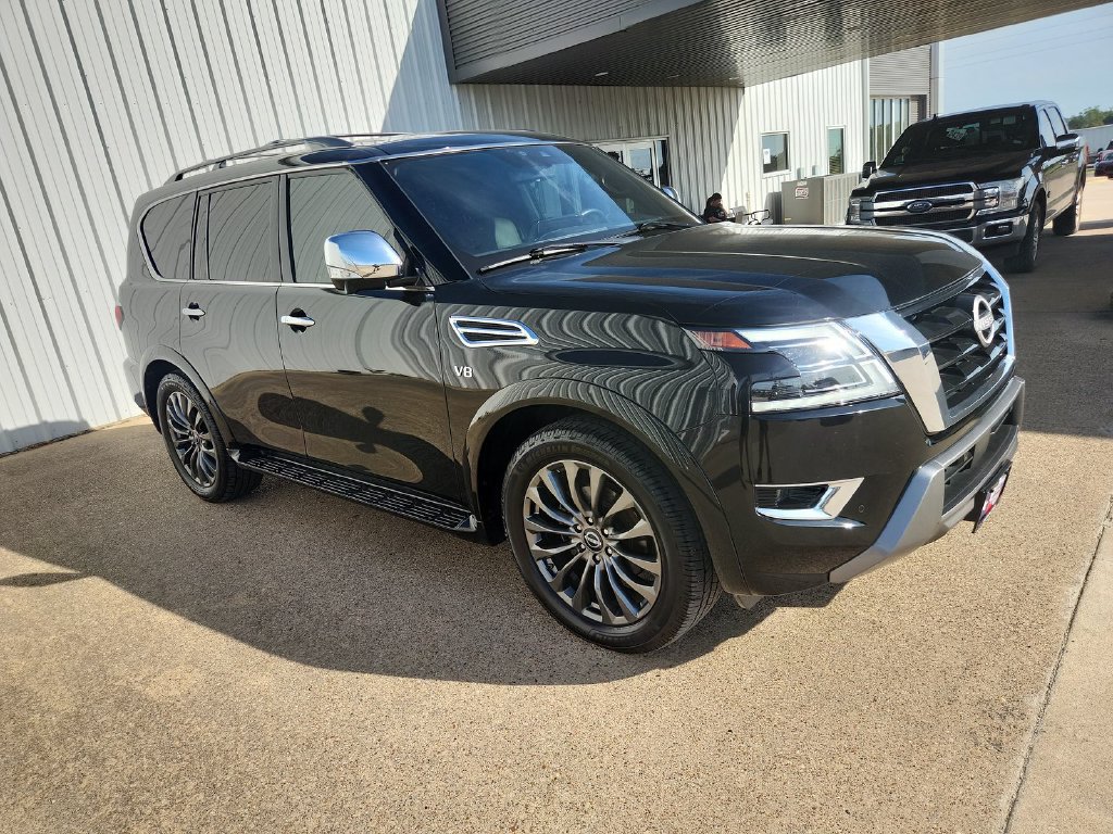 Used 2022 Nissan Armada Platinum w/ Captain's Chairs Package RWD image 2