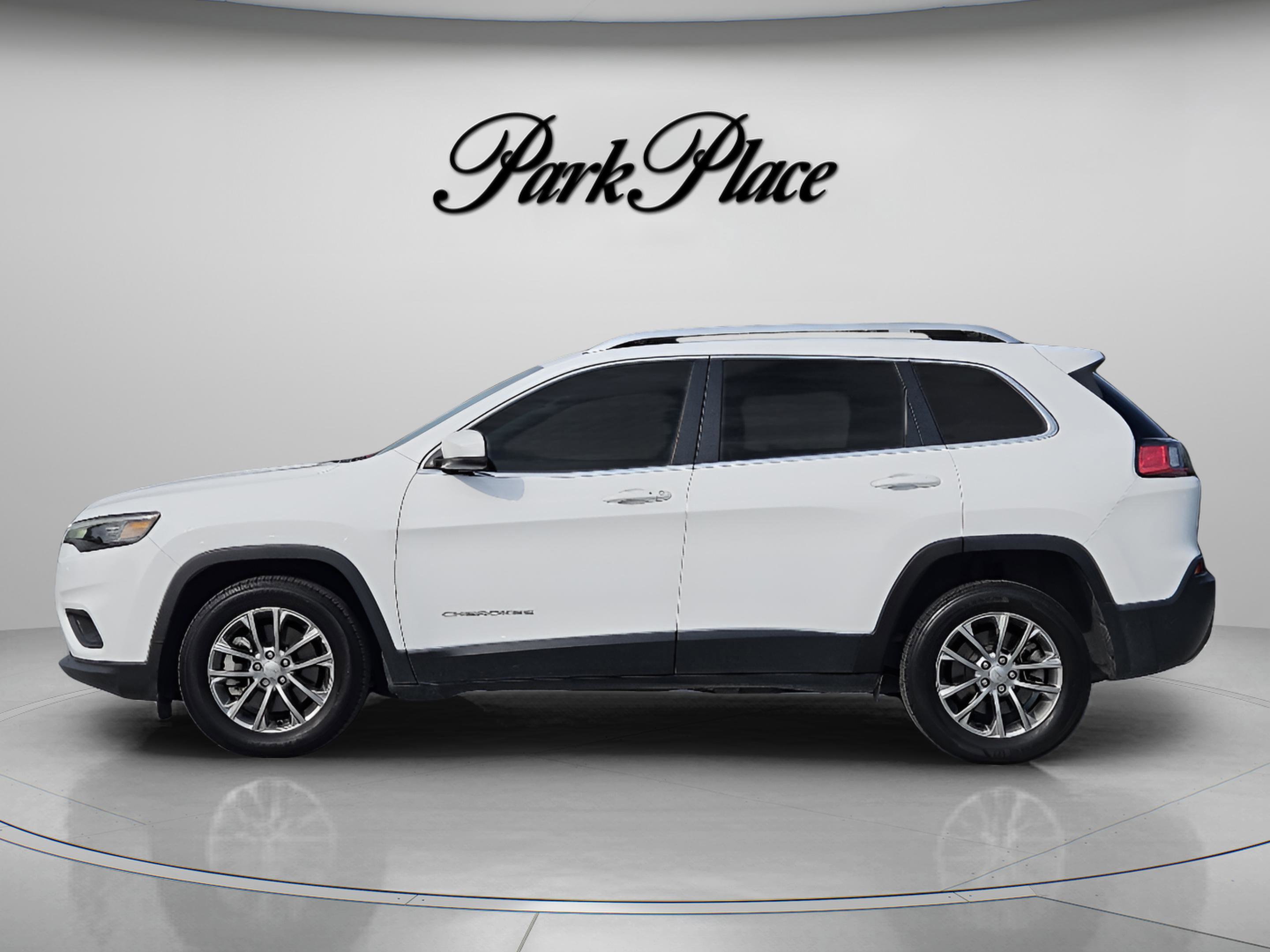 Used 2021 Jeep Cherokee Latitude Lux image 2
