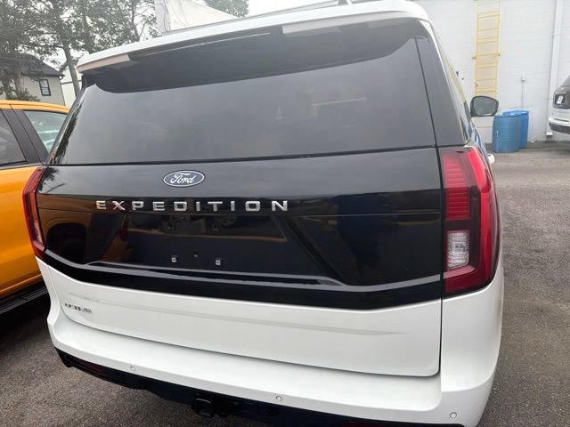 Used 2025 Ford Expedition Active AWD/4WD image 23