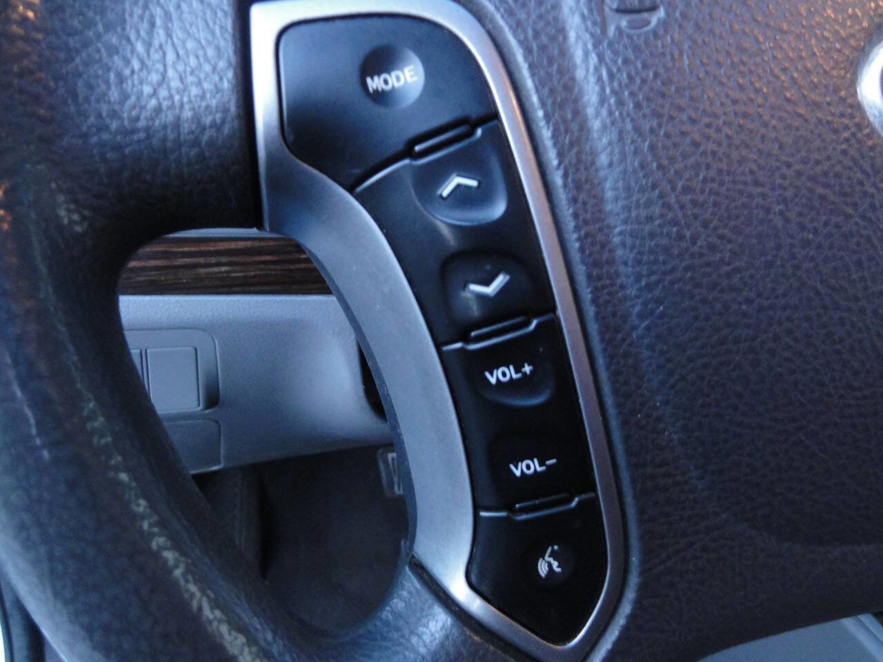 Used 2011 Hyundai Santa Fe GLS image 16