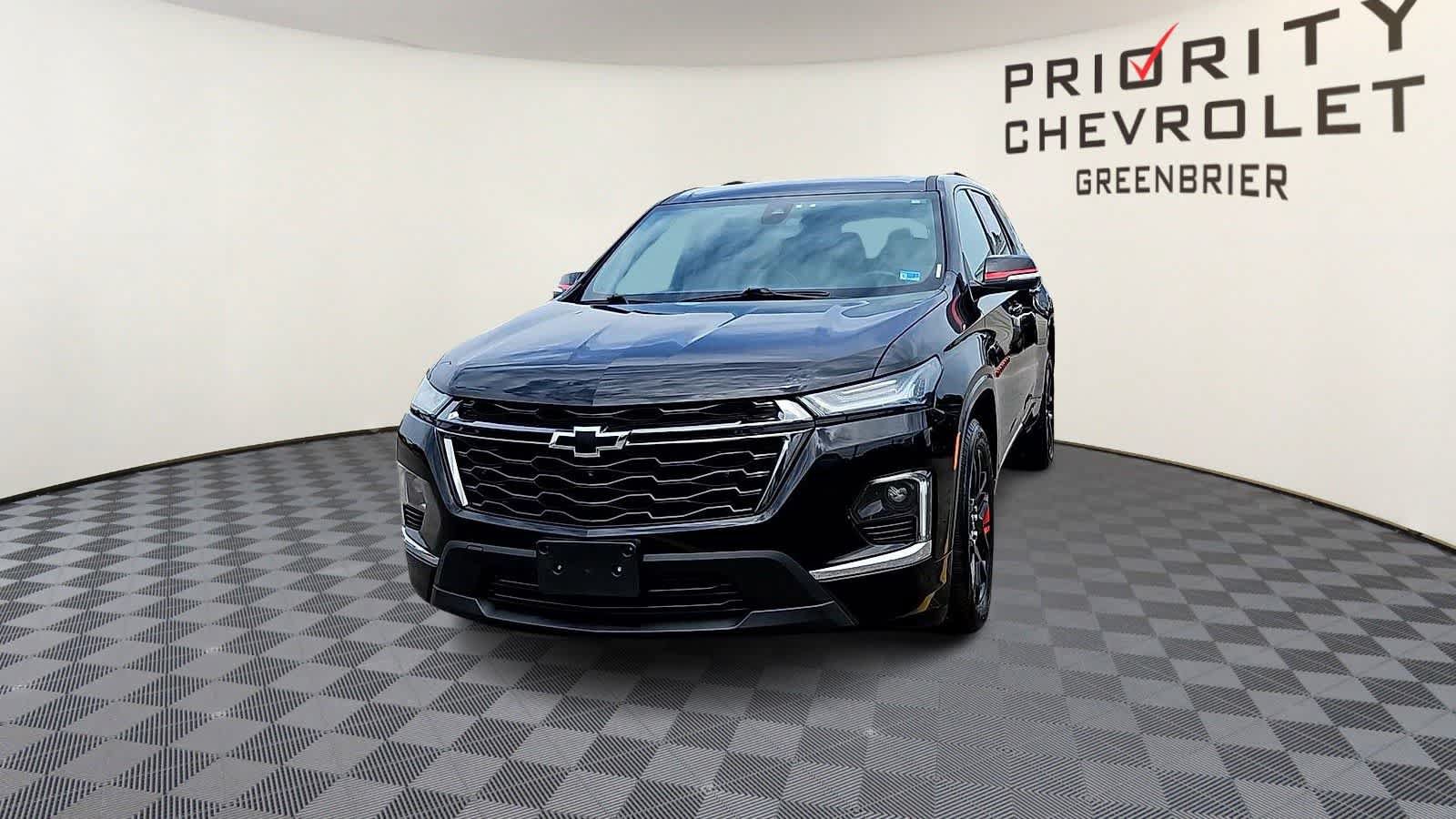 Certified 2023 Chevrolet Traverse Premier w/ Redline Edition FWD image 3