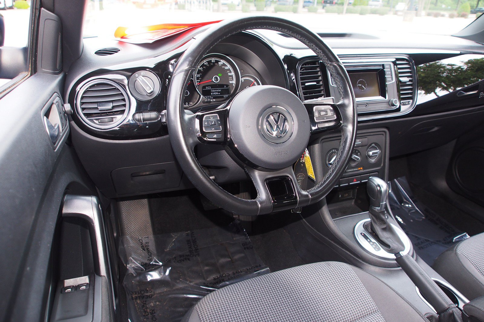 Used 2018 Volkswagen Beetle 2.0T S FWD image 15