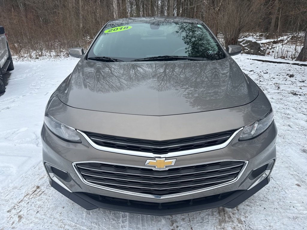 Used 2018 Chevrolet Malibu LT image 2
