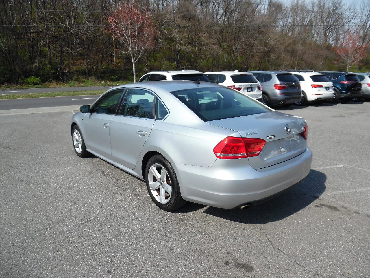 Used 2015 Volkswagen Passat 1.8T Limited Edition FWD image 3