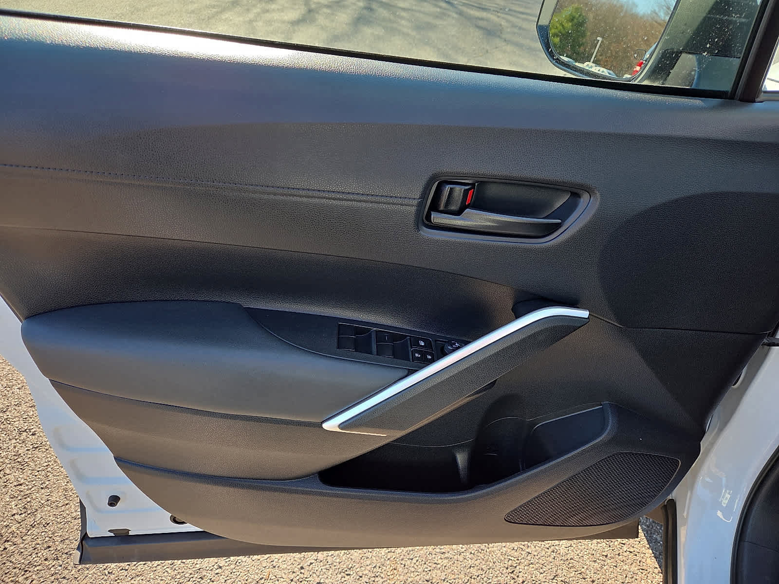 Certified 2022 Toyota Corolla Cross LE image 14