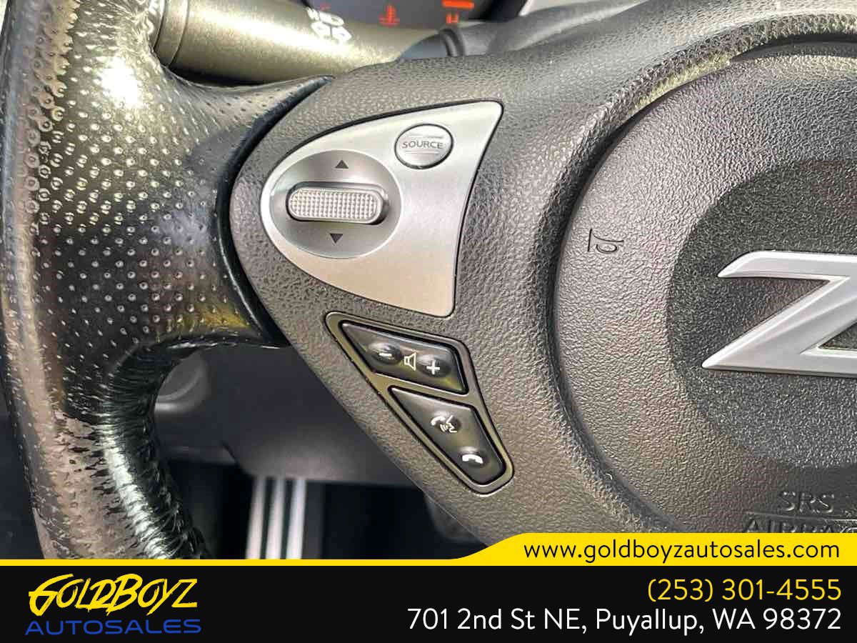 Used 2017 Nissan 370Z Coupe RWD image 18