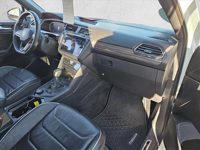 Certified 2024 Volkswagen Tiguan SEL R-Line image 21