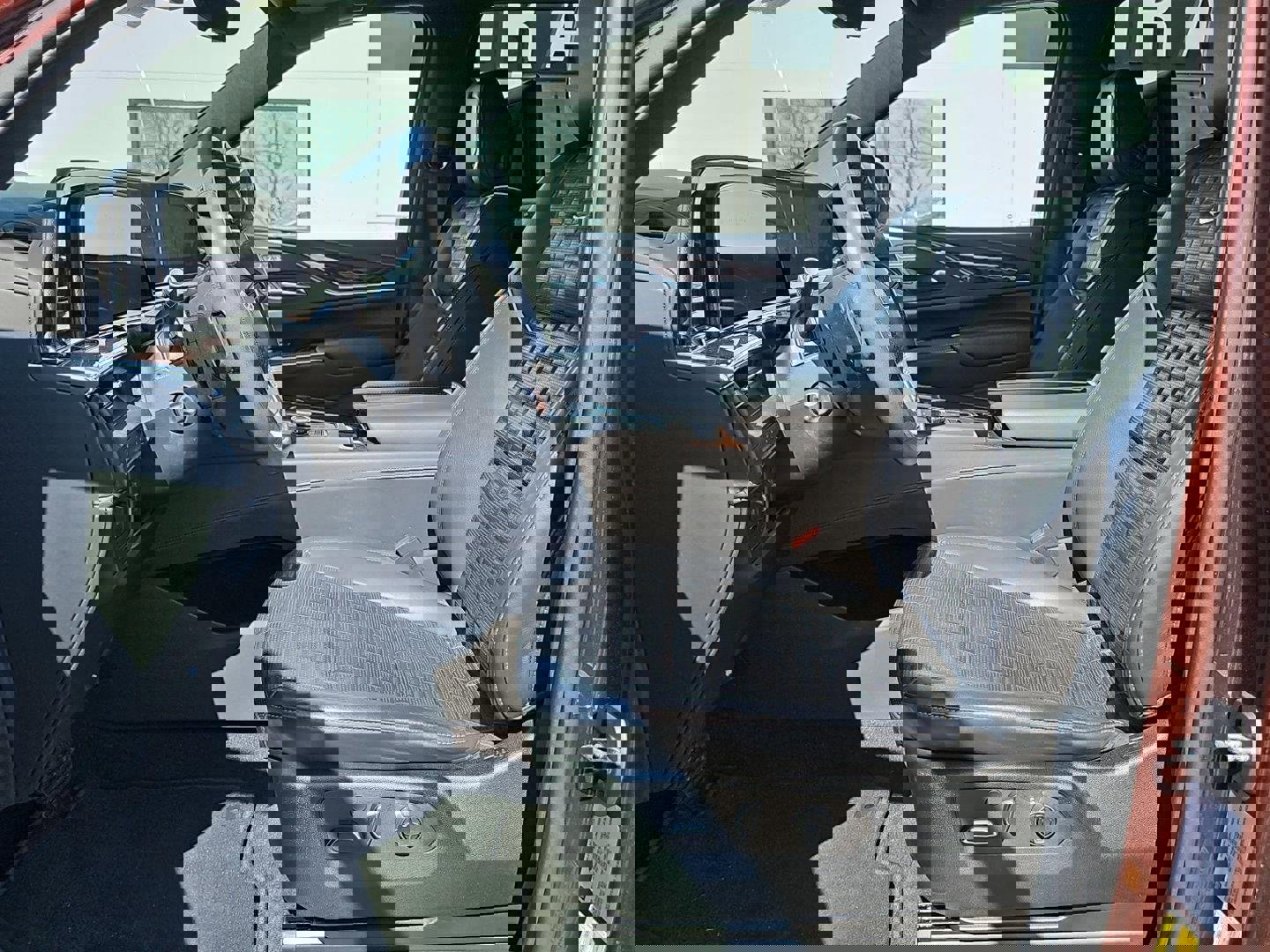 Used 2022 Cadillac Escalade Premium Luxury Platinum w/ Heavy-Duty Trailer Package image 8