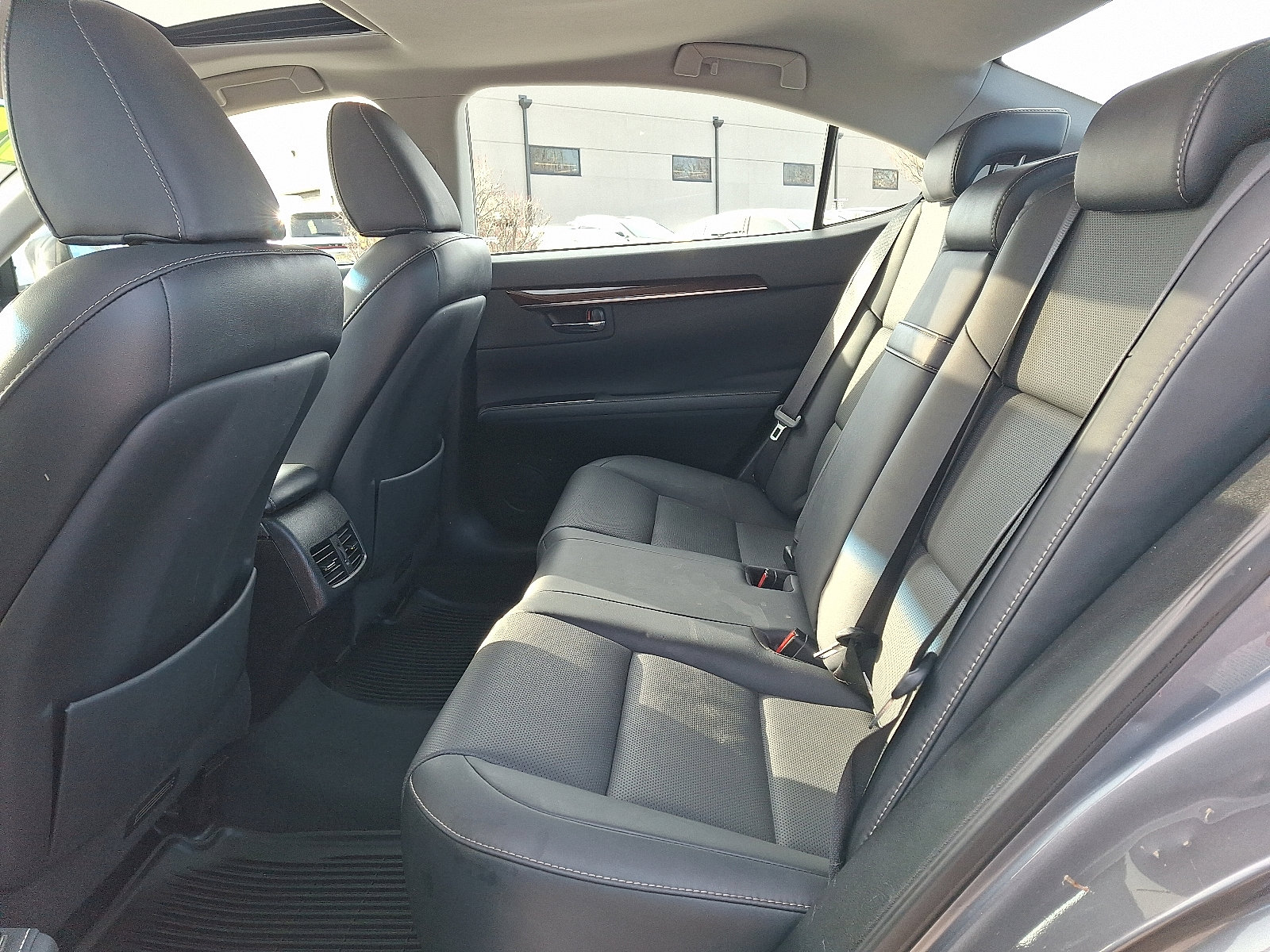 Used 2018 Lexus ES 350 w/ Navigation System Package image 10