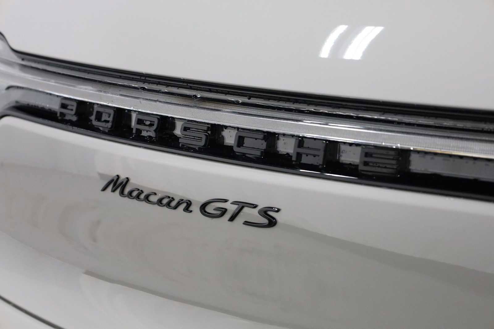 New 2026 Porsche Macan GTS image 8