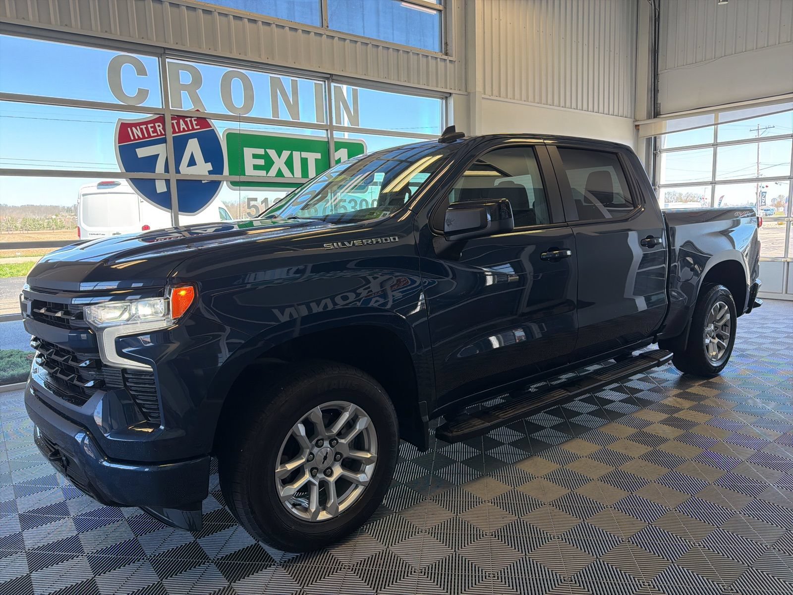 Used 2023 Chevrolet Silverado 1500 RST w/ Protection Package AWD/4WD image 3