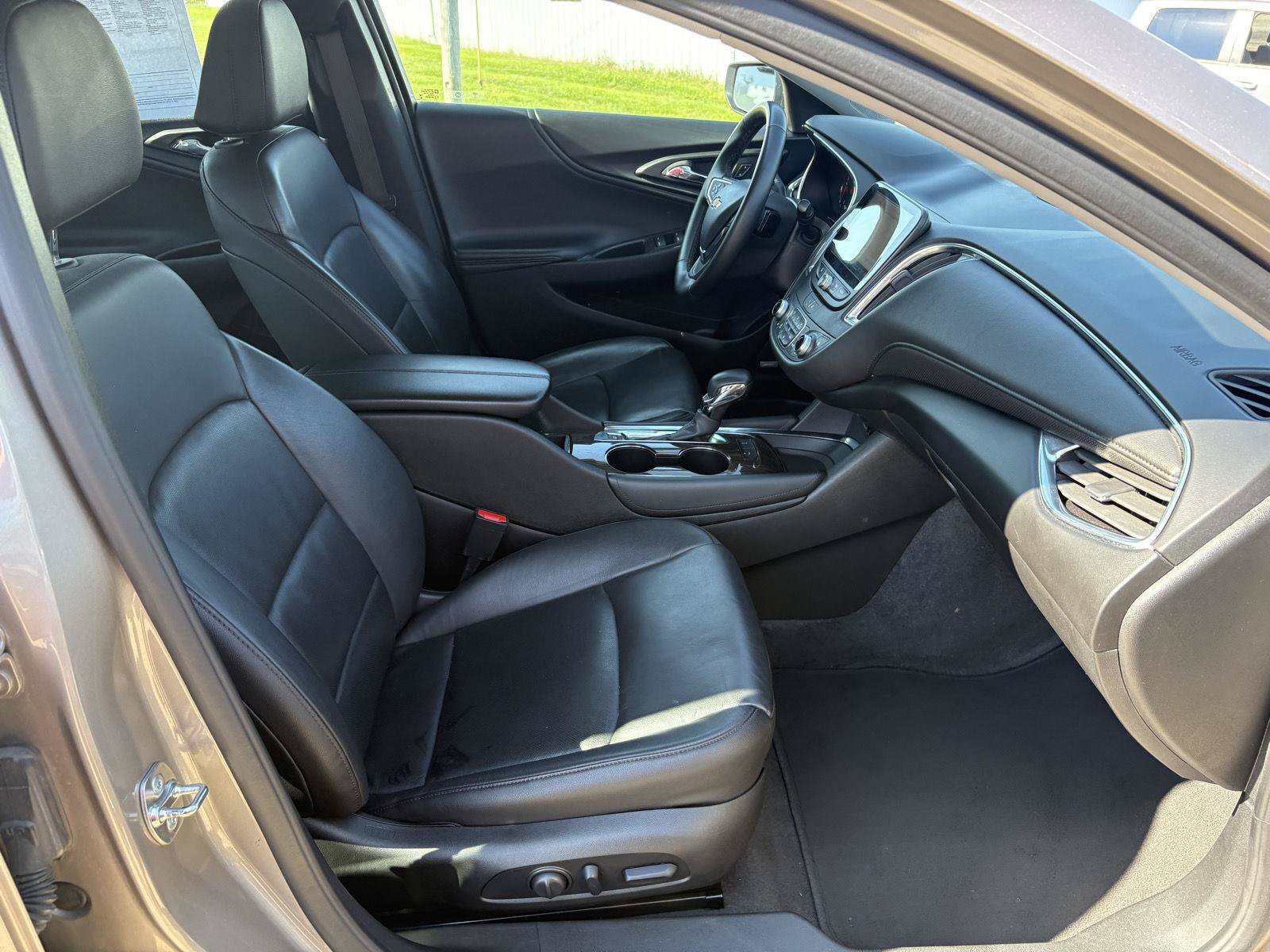 Used 2024 Chevrolet Malibu LT FWD image 19