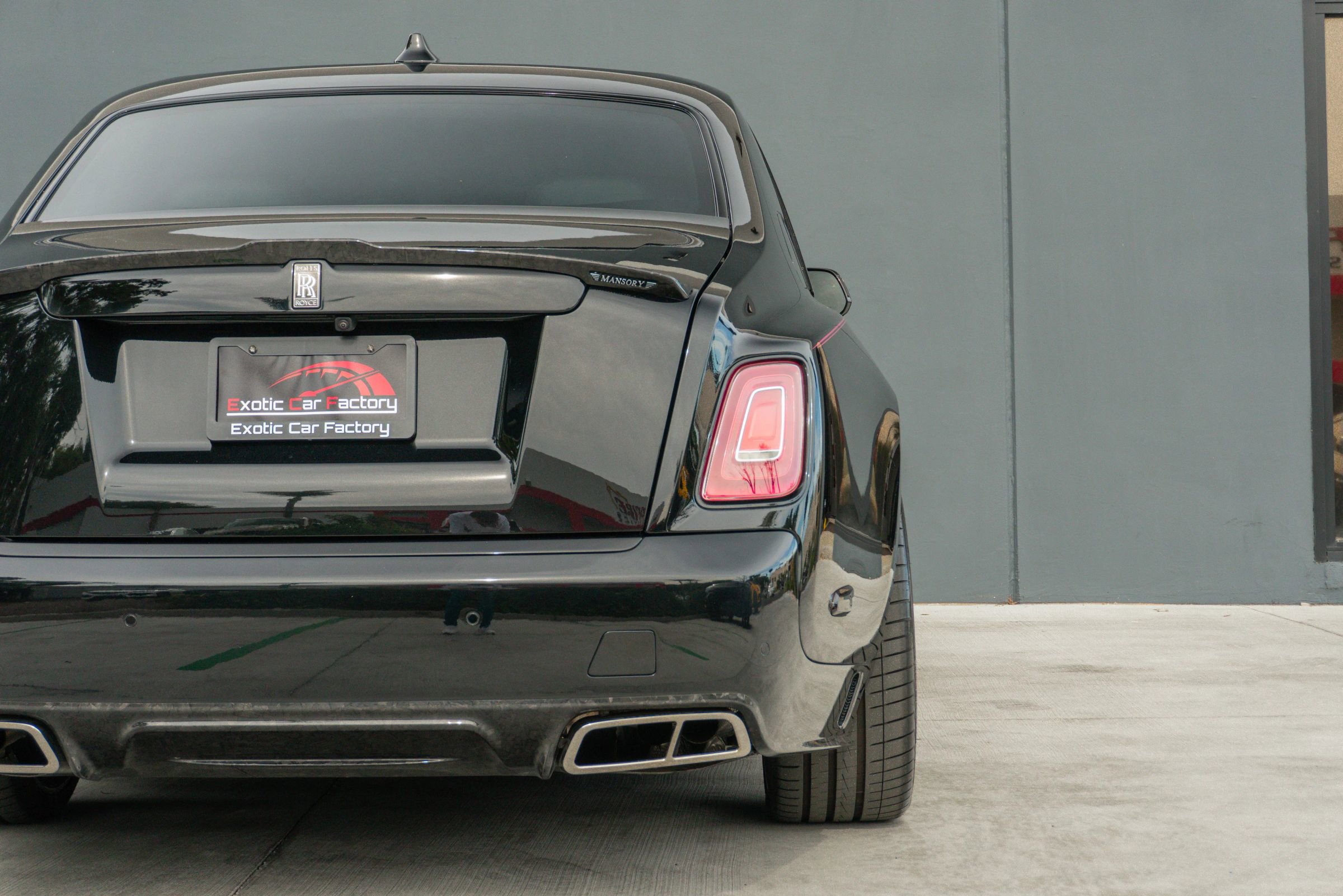 Used 2023 Rolls-Royce Phantom Sedan image 42