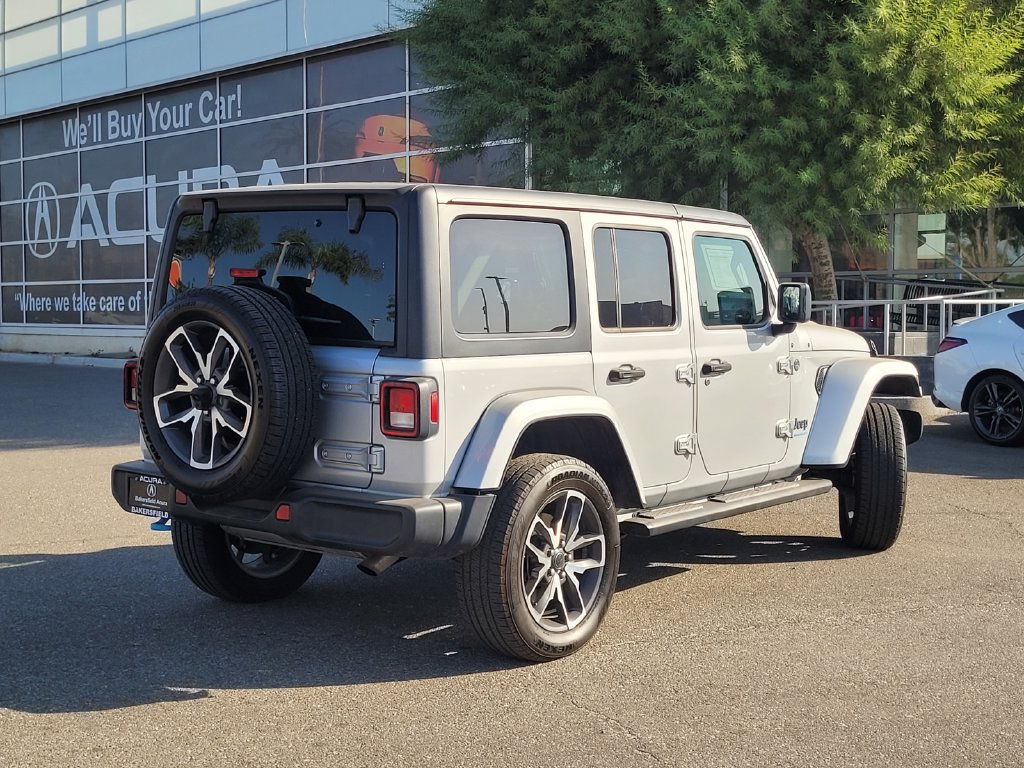 Used 2024 Jeep Wrangler Unlimited w/ Convenience Group AWD/4WD image 6