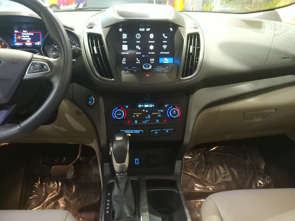 Used 2019 Ford Escape SEL image 13