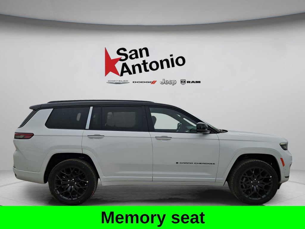 Used 2024 Jeep Grand Cherokee L Summit w/ Advanced Protech Group IV AWD/4WD image 9