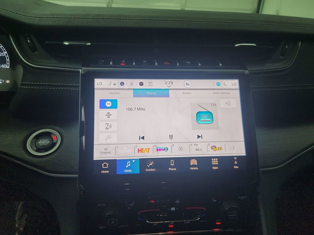 New 2025 Jeep Grand Cherokee L Limited w/ Black Appearance Package image 24