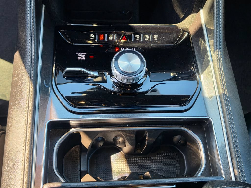 Used 2024 Jeep Wagoneer L 4WD w/ Premium Group I image 26