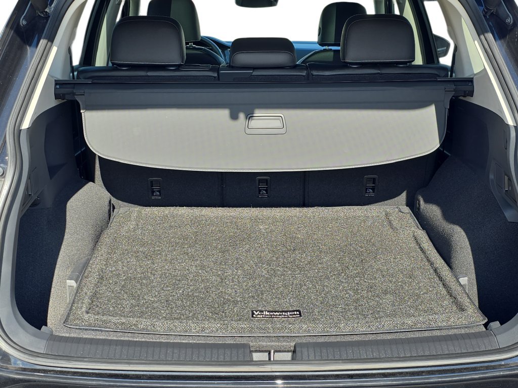 Used 2021 Volkswagen Tiguan SEL AWD/4WD image 31